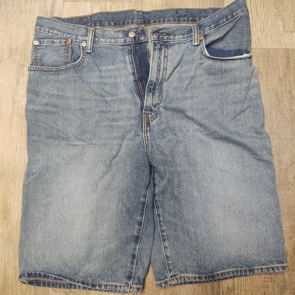 Levi's 569 shorts